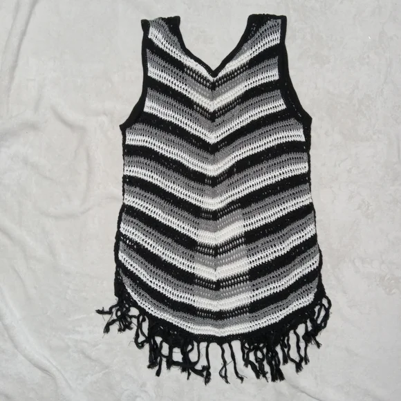 Cato Crochet Knit Front Tie Cover Up Fringe Vest sz Medium - Picture 3 of 8